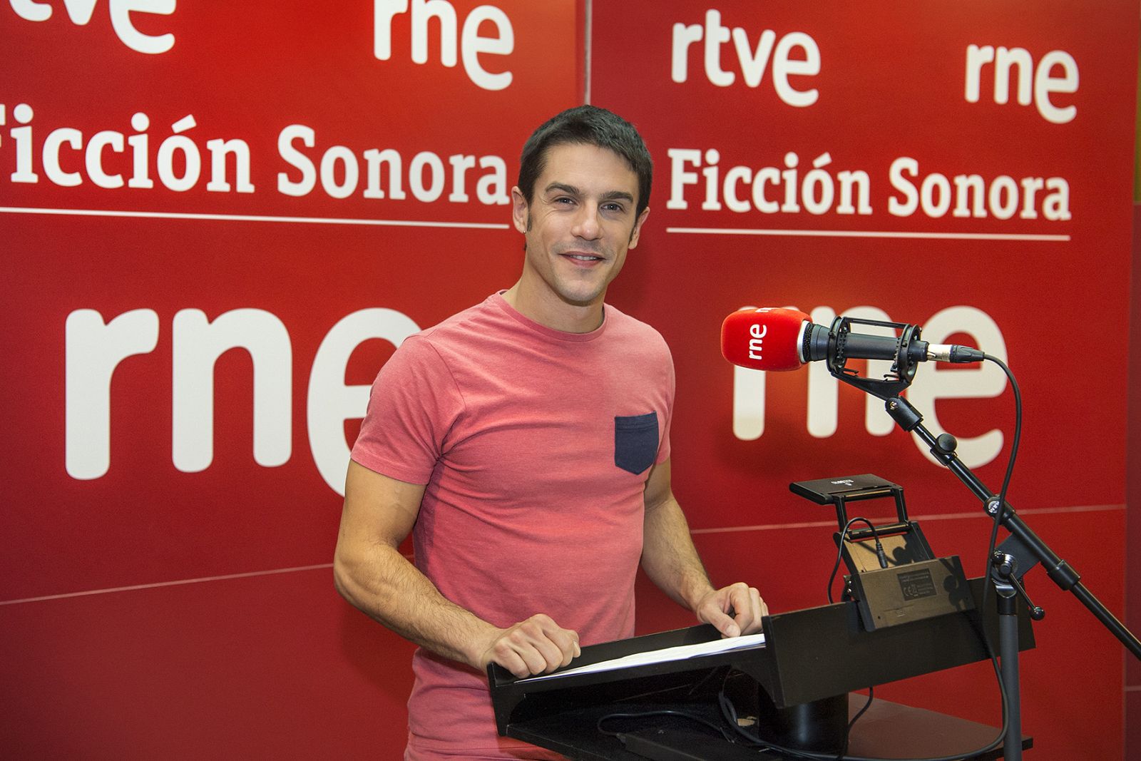 Alejo Sauras protagoniza la ficcin sonora 'Bienvenido a la Pasarela', precuela de 'Estoy vivo'