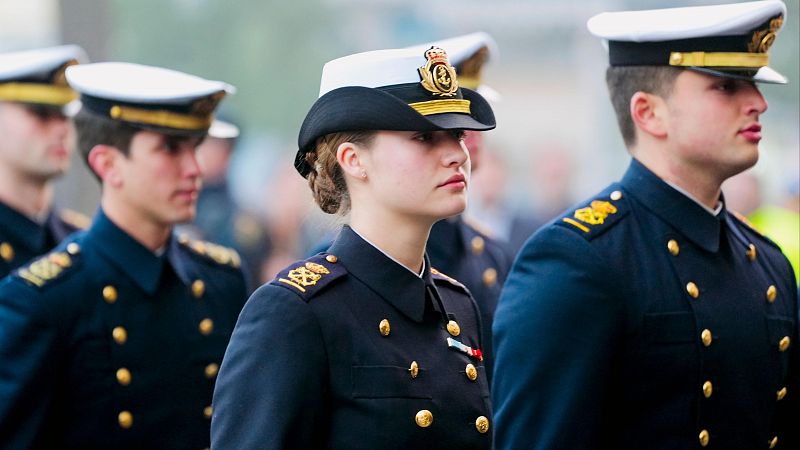 La princesa Leonor asiste a una recepcin en el Ayuntamiento de Cdiz antes de zarpar a bordo de 'Elcano'