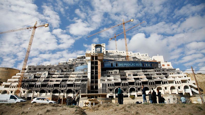 Cronologa de la demolicin de El Algarrobico: un litigio eterno contra el smbolo de la especulacin urbanstica