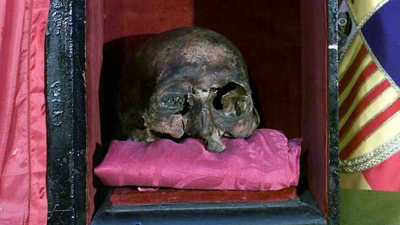Po I y Benedicto XIII, los papas enterrados en Espaa y su desconocida historia