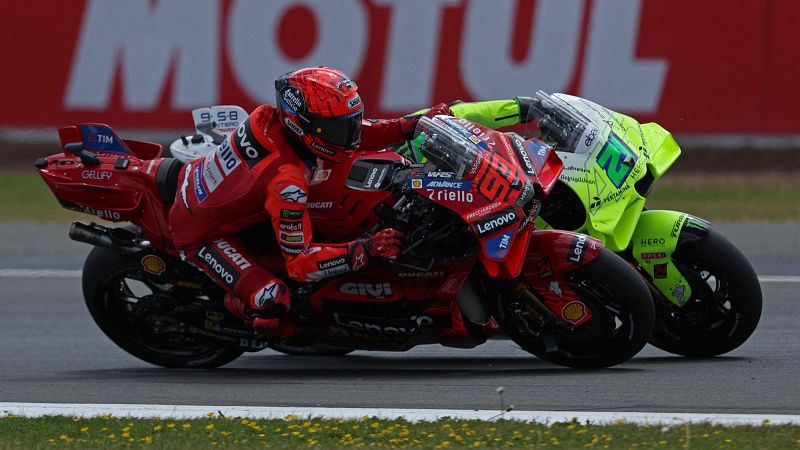 Silverstone ‘is different’: gana Bezzecchi con Aprilia y buen botín para Marc Márquez pensando en el Mundial de MotoGP