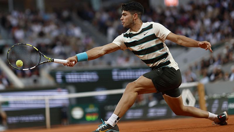 Carlos Alcaraz, intratable: arrasa a Tommy Paul y est en semifinales de Roland Garros
