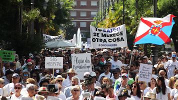 Una marea blanca recorre Ponferrada en defensa de la sanidad pblica