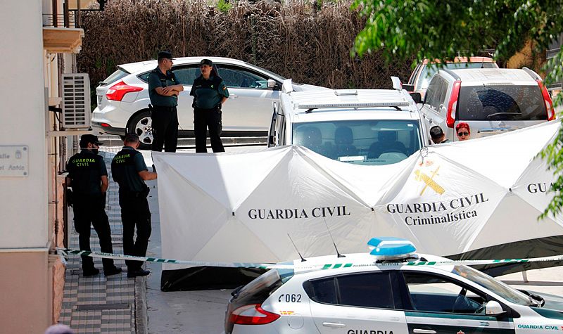 Asesinada una mujer en Crdoba por su marido, que se ha entregado en Madrid